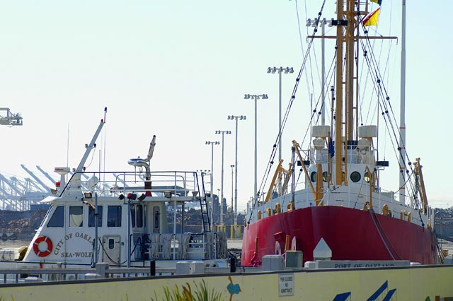 City boats © Dennis Mojado