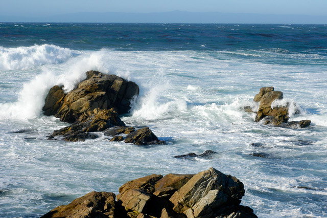 Crashing Sea and Rocks © Dennis Mojado