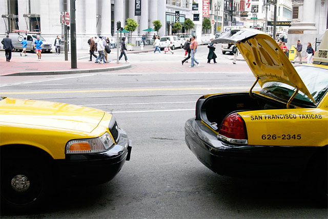 Taxis © Dennis Mojado