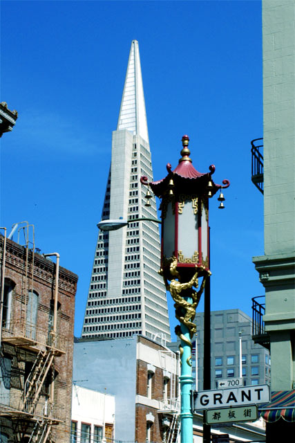 Transamerica Pyramid off Grant © Dennis Mojado